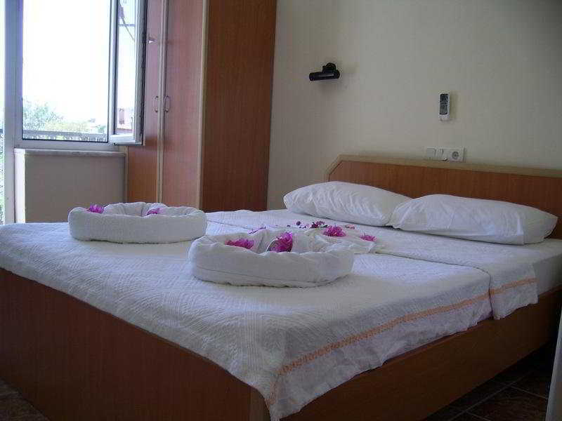 Junior Ozalp Hotel Dalyan Exterior photo